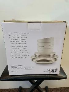 President’s Choice Ribbed Dinnerware Set - Photo 3