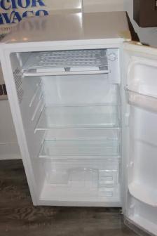 Hamilton Beach Bar Fridge / Freezer - Photo 4
