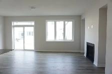 663 Allied Mews, Stittsville - 3 Bed 3 Bath Townhouse for Lease - Photo 2