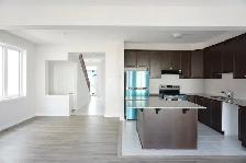 663 Allied Mews, Stittsville - 3 Bed 3 Bath Townhouse for Lease - Photo 4