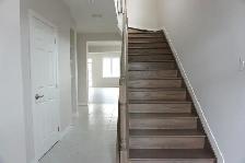 663 Allied Mews, Stittsville - 3 Bed 3 Bath Townhouse for Lease - Photo 5