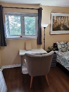 Sunny Bedroom in North York Near York University for rent - Photo 12