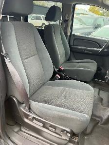 4x4 ~ 2008 Chevy Tahoe ~ LOW KMS & SAFETIED - Photo 7