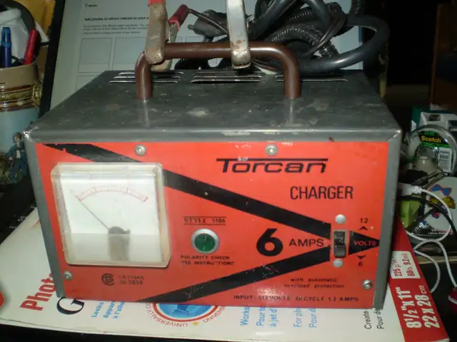 TORCAN 6/12 VOLT 6 AMP BATTERY CHARGER USED $25