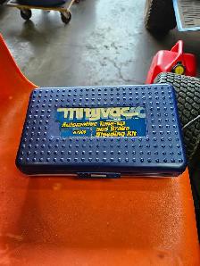 Mityvac 07000 Vacuum Pump Auto Tune Up / Brake Bleeding Kit - Photo 2