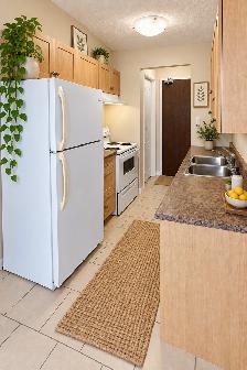 IMPERIAL COURT - 2 BDRM Suite - Photo 2