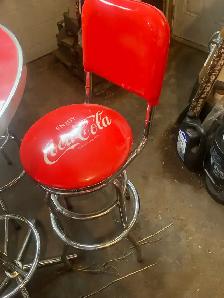 coca-Cola table and stools - Photo 5