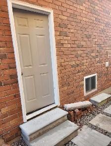 Renovated Basement Apartment - Photo 4