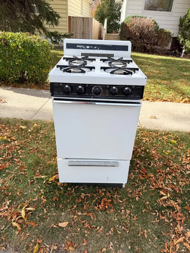 Signature 2000 Gas Stove