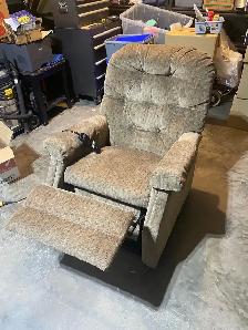 Lift chair - Photo 2