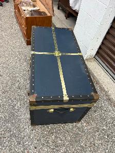 Free delivery used Vintage Style Decorative Storage Trunk - Photo 9