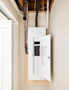 ELECTRICAL APPRENTICE /J-MAN ELECTRICIAN - IMMEDIATE OPENING - Photo 4