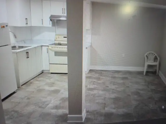AVAILABLE IMMEDIATELY- Room for rent in a basement