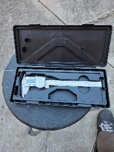 Like-New 6' (150mm) Stainless Steel Digital Caliper with Case
