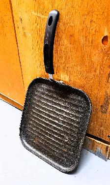 10'' Square Iron Grill Pan With Handle - Photo 4