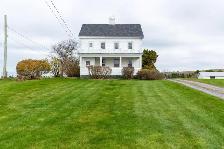 Entire 4 BR, 2Bath Lunenburg Farmhouse for Rent