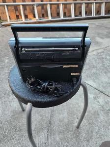 Vintage Memorex MR-1404 Portable AM/FM Radio - Photo 3