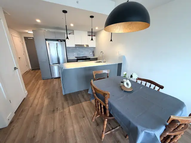 1 Bed   Den, Parking & Wi-Fi Incl. – $2,150 – Alta Vista