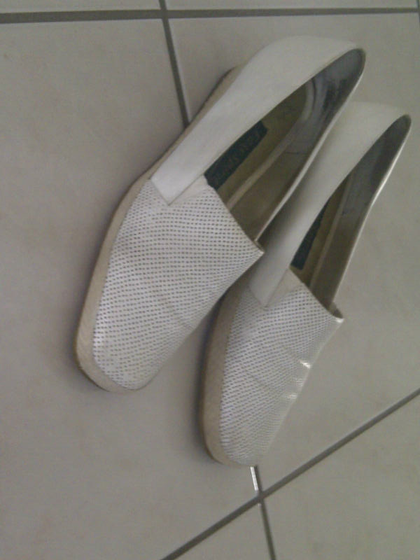 SOULIERS CUIR BLANC EASY SPIRIT GR 7AA FEM TALONS 1.5HAU: $10.00