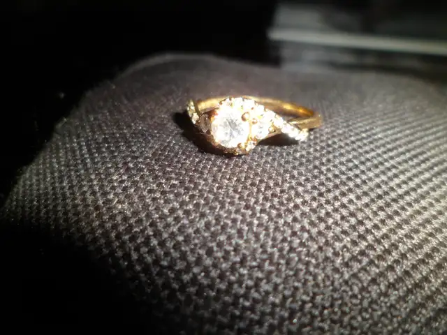 18 kt yellow gold diamond ring