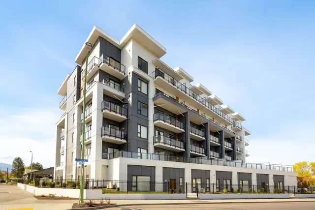 Brand-New Jr 2-Bed at Kelowna - $2000/mo, Parking   Gym