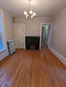 144 Leinster St - 2BR Uptown, Bright, Spacious, Regal, Heated! - Photo 2