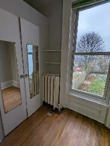 144 Leinster St - 2BR Uptown, Bright, Spacious, Regal, Heated! - Photo 14