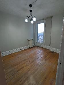 144 Leinster St - 2BR Uptown, Bright, Spacious, Regal, Heated! - Photo 21