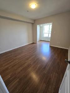 Modern 2BR   Den w/ In-Suite Laundry - Heat/Water/PK Inc - Photo 6