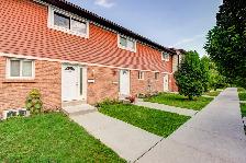 3 BEDROOM TOWNHOUSE FOR RENT IN OSHAWA! - Photo 9