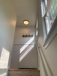 CHARMING, SUNNY 1 BR 1 BATH UPPER FLAT AVAILABLE NOW! - Photo 2