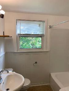 CHARMING, SUNNY 1 BR 1 BATH UPPER FLAT AVAILABLE NOW! - Photo 4