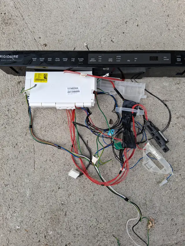 Frigidaire Galaxy control board and harness