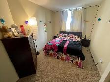 Private Room for rent in Clean High rise building - Photo 2