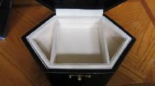 LOVELY BLACK LEATHER JEWELRY BOX WITH SEIKO TRAVEL ALARM CLOCK - Photo 6