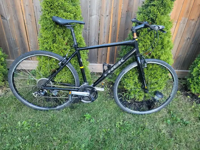 Trek FX LiveStrong  Hybrid Bike