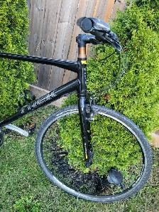 Trek FX LiveStrong  Hybrid Bike - Photo 3