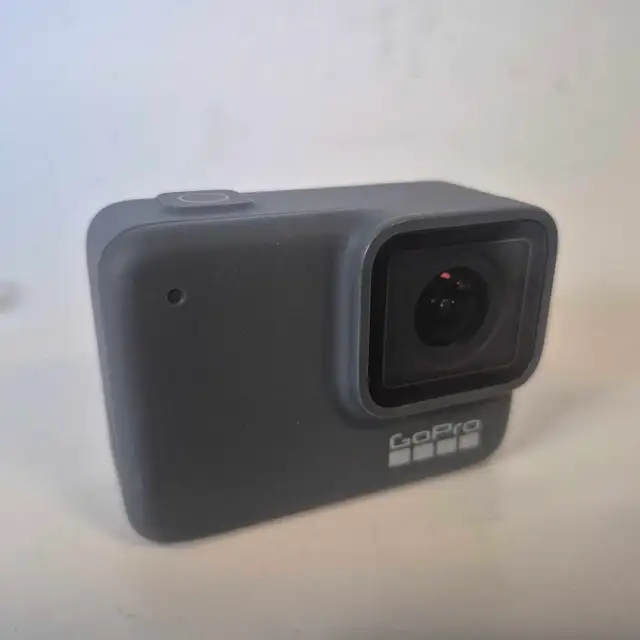 GoPro Hero 7 w/Case/USB/Strap/Bag (31647536)