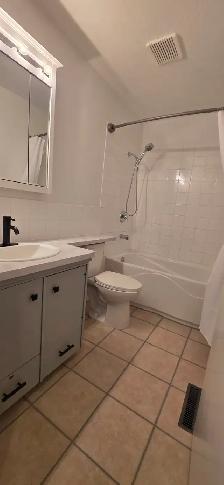 FOR RENT / 3 BED / SOUTH LETH. / MAIN FLOOR / GARAGE / FULL YARD - Photo 8