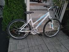 Giant Boulder Mountain Bike - Photo 2