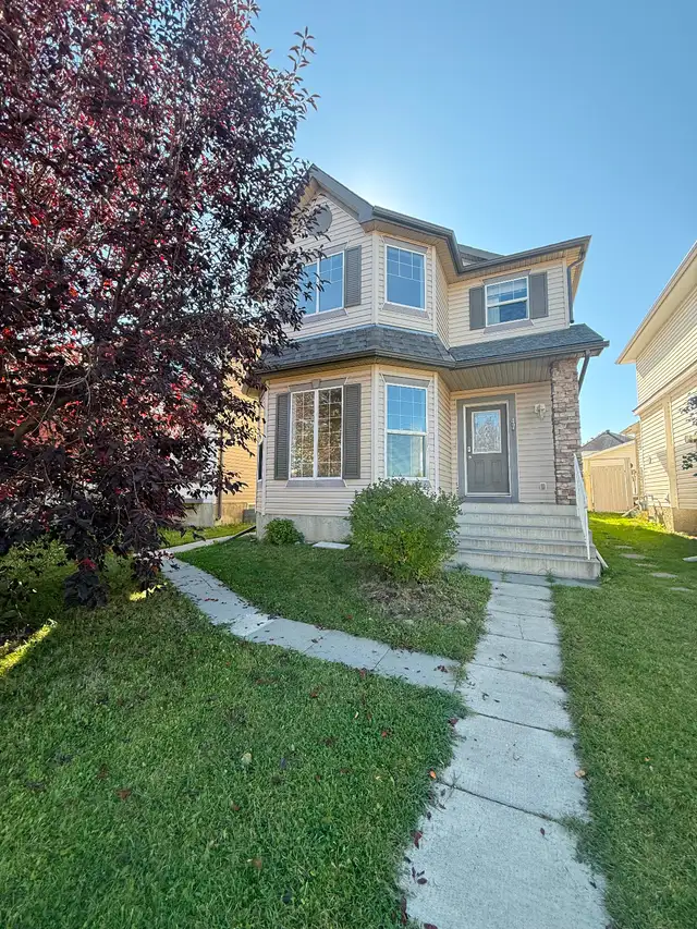 3 bedrooms and 2.5 washrooms single family house for RENT