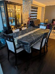 Dining Table and six chair Excellent condition.