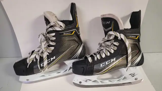 SZ 8.5D CCM Tacks 9060 Ice Skates (30770982)