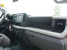 2024 Ford F-350 4WD Crew Cab Flat Deck - Photo 30