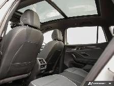 2025 Volkswagen Tiguan Highline R-Line | Digital Display - Photo 24