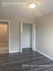 Spacious 2 Bedroom Apartment on Howard! - Photo 9