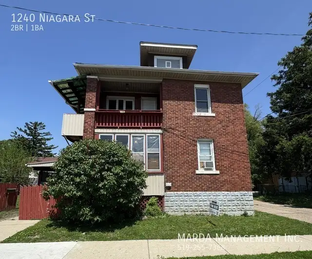 COZY 2 BED/1 BATH UPPER UNIT PLUS HYDRO & FREE INTERNET!