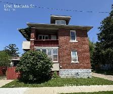 COZY 2 BED/1 BATH UPPER UNIT PLUS HYDRO & FREE INTERNET!