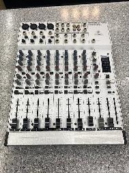 The Behringer Eurorack MX1604A - Photo 2