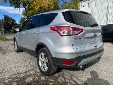 2015 Ford Escape SE | HEATED SEATS | BACK-UP CAM | BLUETOOTH - Photo 3